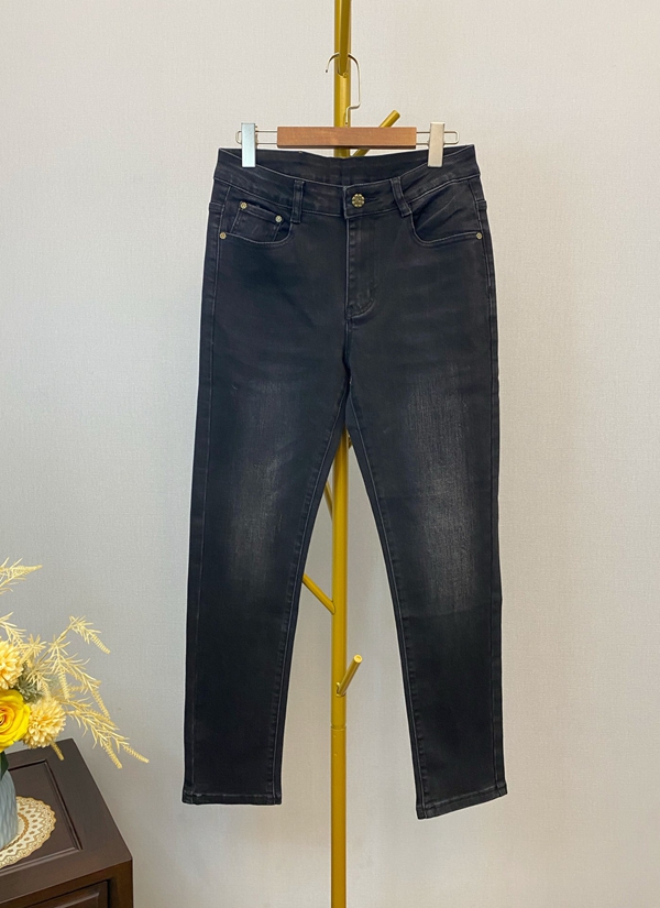 ブランドジーンズ背面デザイン